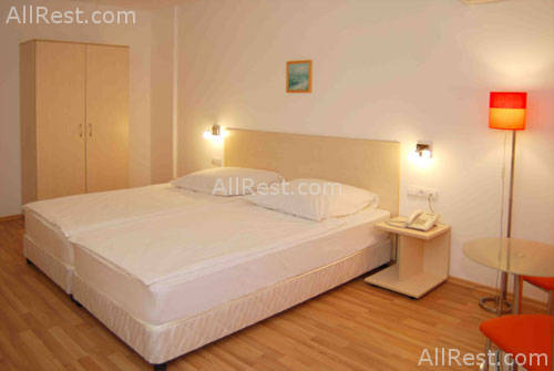 Romance Hotel 13